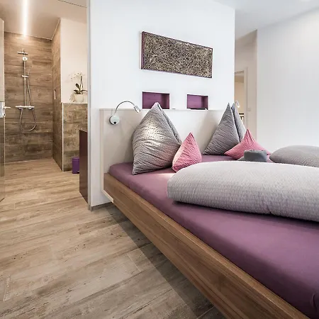 アパート Urgestein シュタンス