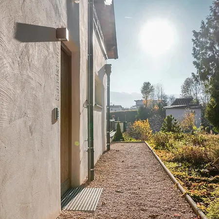 Urgestein アパート シュタンス