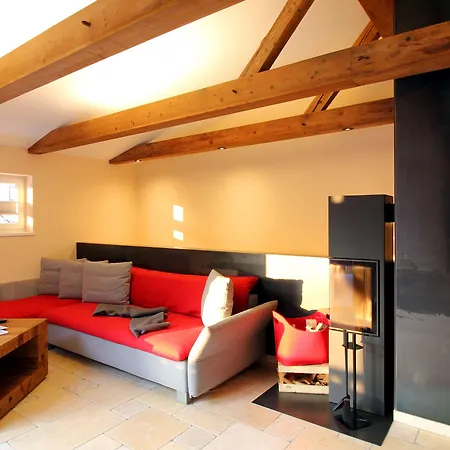 Urgestein アパート *