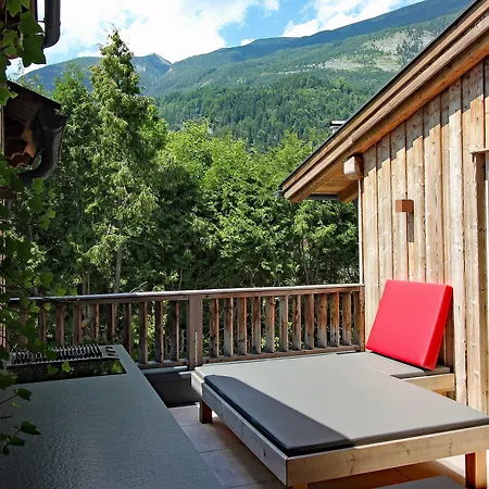 Urgestein アパート *