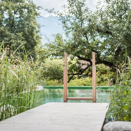 Urgestein アパート *