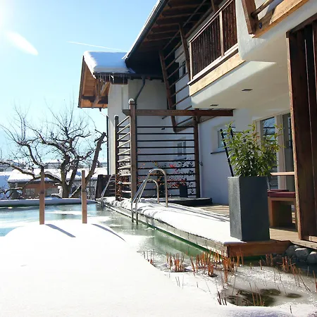 Urgestein アパート