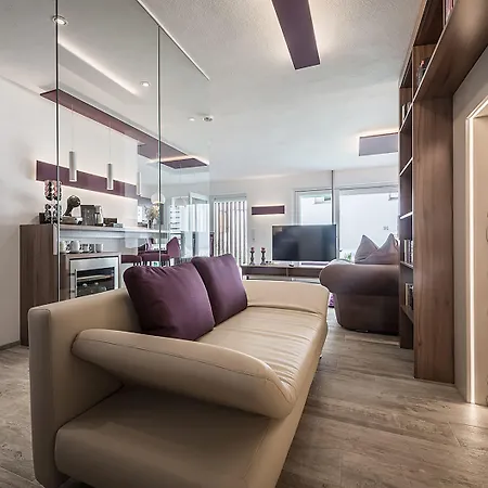Edelnest By Peak Appartement *