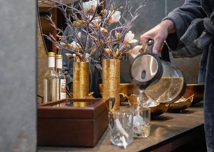 Edelnest By Peak Apartment *