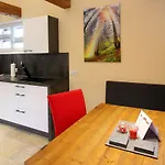 Edelnest By Peak סטאנס